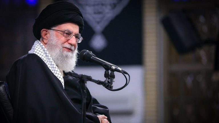 Jamenei considera «absurdo» pensar que Irán producirá una bomba atómica