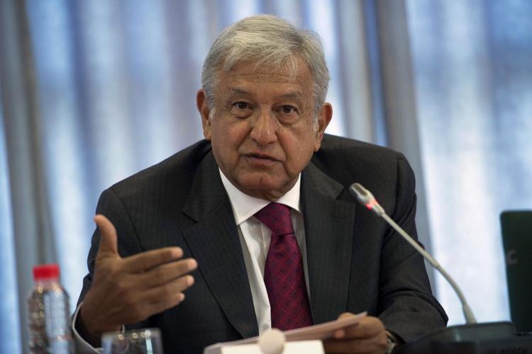 López Obrador celebra consulta popular para enjuiciar a expresidentes, a pesar de la baja participación