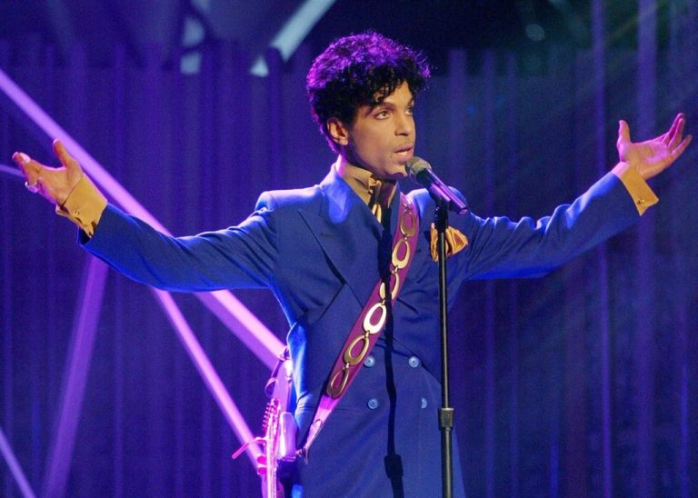 Las memorias que Prince no terminó de escribir serán publicadas en octubre