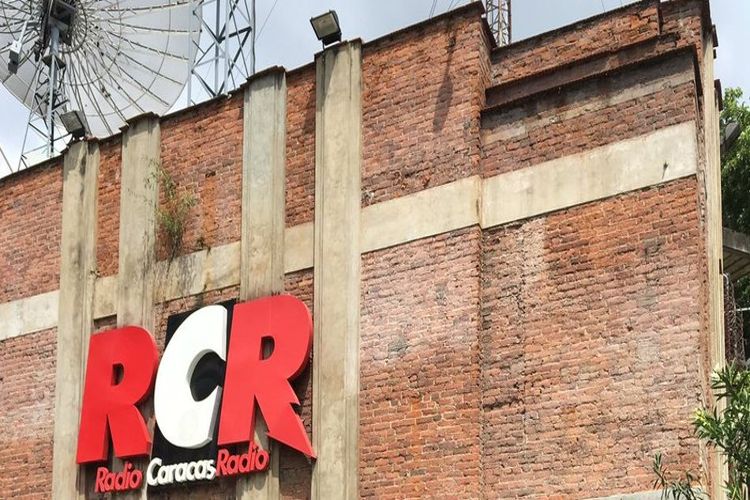 RCR confirma salida del aire por orden de Conatel