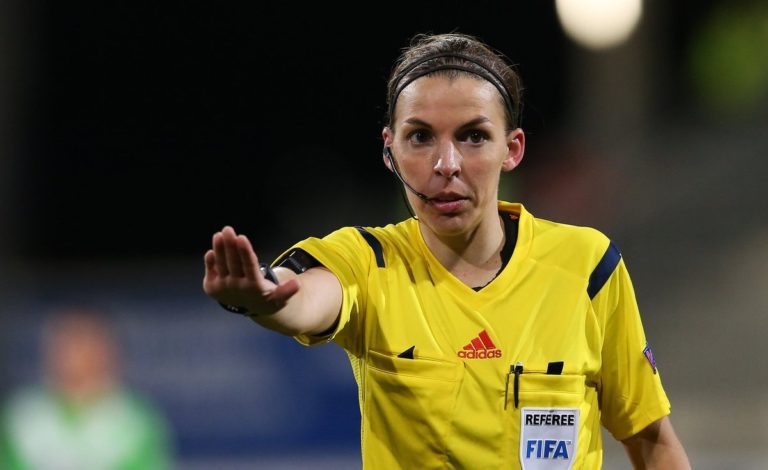 Una mujer arbitrará por vez primera un partido de la «Ligue 1»