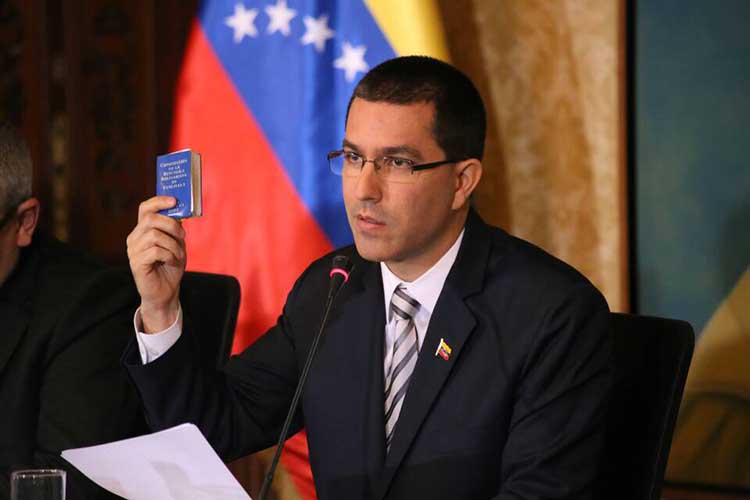 Arreaza denunció campaña mediática difamatoria contra Maduro