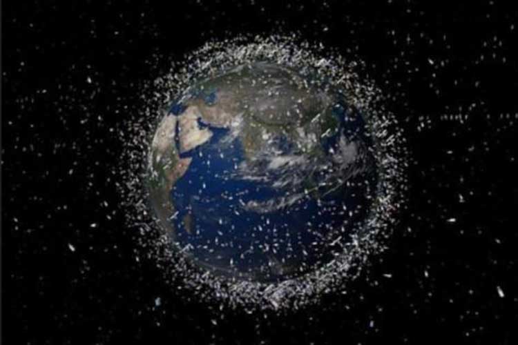 La cantidad de basura espacial se duplicará hasta 2030, según científico ruso