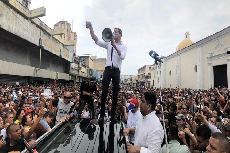 “Vamos a ir el 1 de mayo a hacer el cambio de este país”, dice Guaidó