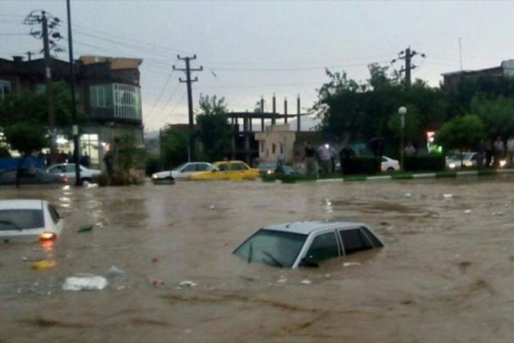  Al menos 70 muertos dejan inundaciones en Irán