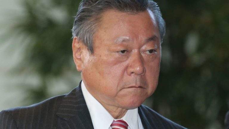 Dimite el ministro nipón para los Juegos Olímpicos