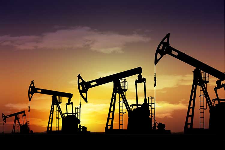 El petróleo sube, impulsado por esperanzas de recortes