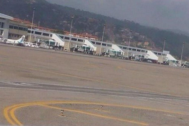 Inician trabajos de recuperación de pista auxiliar en aeropuerto Simón Bolívar