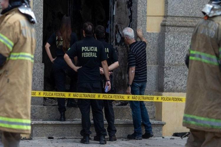 Diez muertos deja el robo frustrado a dos bancos en Brasil