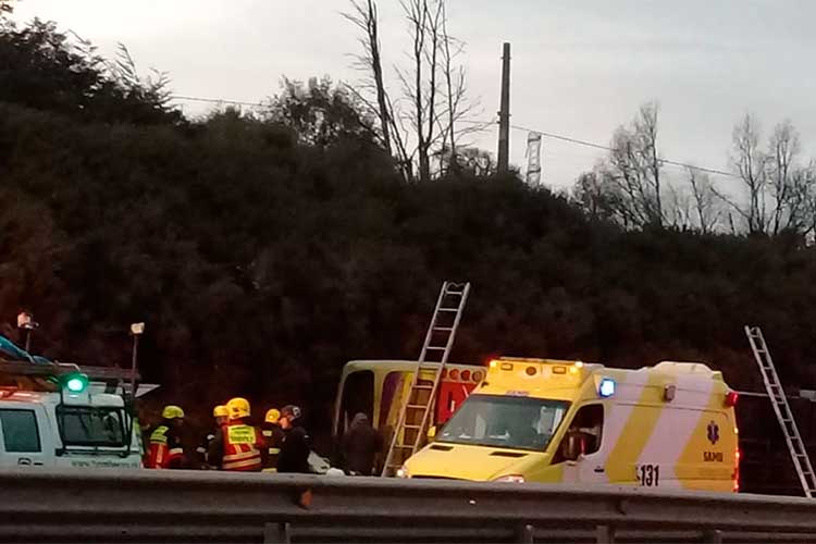 Seis muertos y veinte heridos en accidente de autobús en el sur de Chile