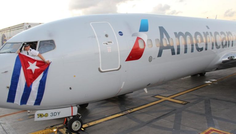American Airlines desafía las sanciones de Trump al ampliar sus vuelos a Cuba