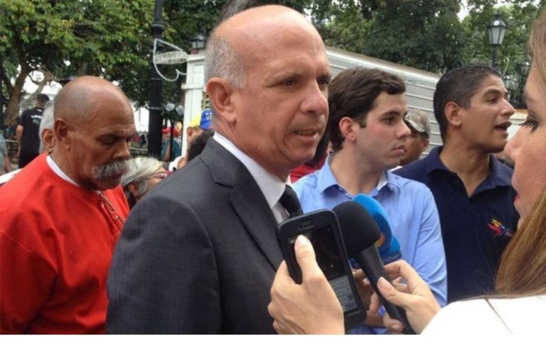 Suspenden la declaración del exgeneral Hugo Carvajal al cambiar de abogado