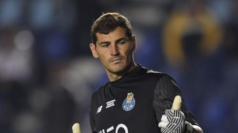 El Oporto asume la retirada de Casillas y está buscando portero
