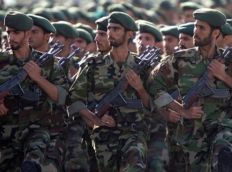Irán asegura que no negociará con EEUU y desdeña un ataque militar
