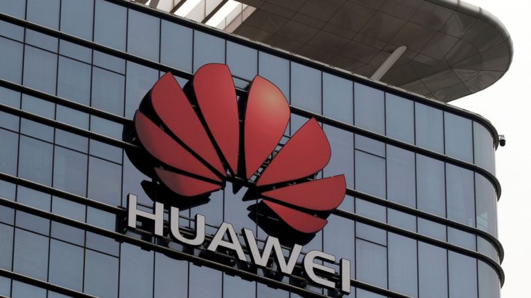 China urge a EEUU a poner fin a sus prácticas «no amistosas» contra Huawei