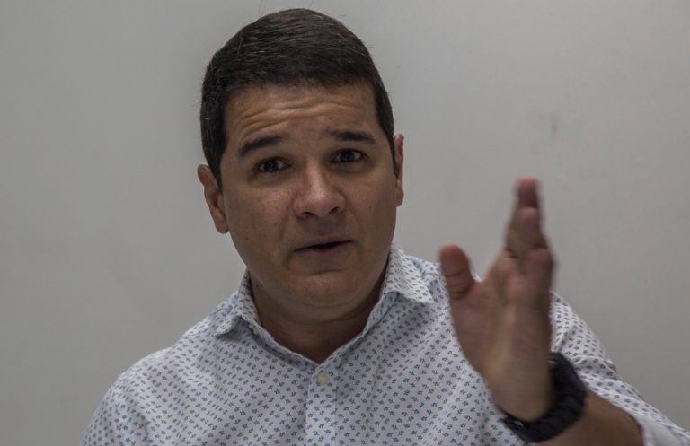 Luis Romero: Siento profunda vergüenza por la falta de unidad
