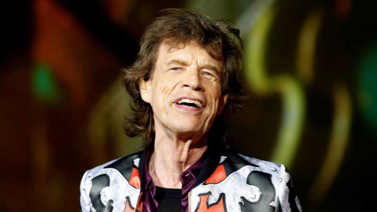 Mick Jagger luce completamente recuperado tras operación del corazón