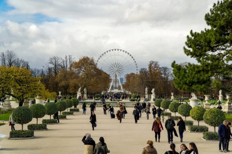 París prohíbe el tabaco en una parte de sus parques y jardines