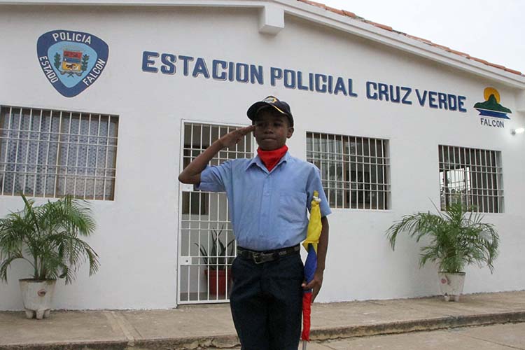 Gobernador de Falcón instala estación policial  en sector Cruz Verde de Coro