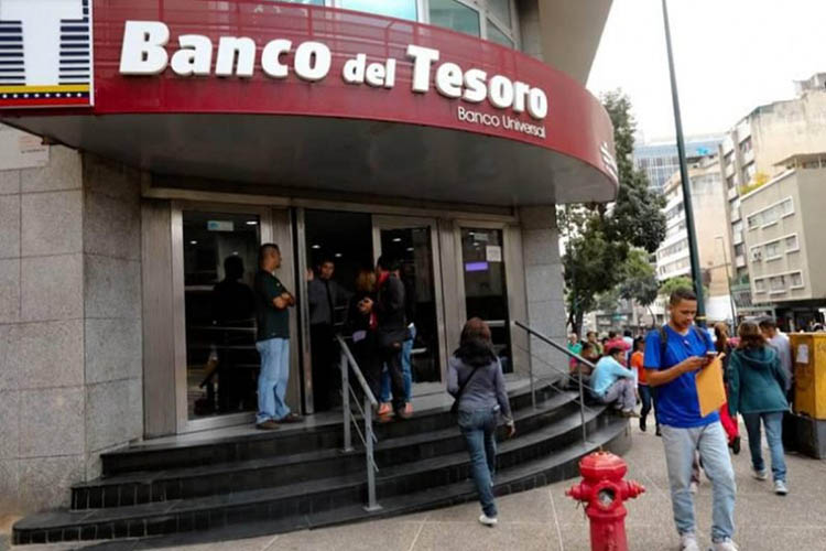 Denuncian que el Banco del Tesoro en Trujillo tiene más de un mes sin servicio