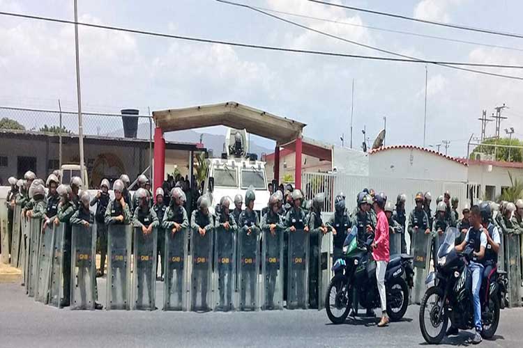 Detenidos en Coro durante protestas de este 30 de mayo esperan presentación en tribunales