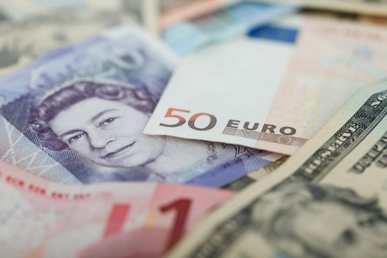 CE multa con 1.068 millones a cinco bancos por cártel en mercados de divisas