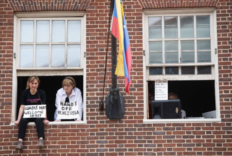 Venezuela vuelve a pedir protección a embajada en Washington ante «agresión»