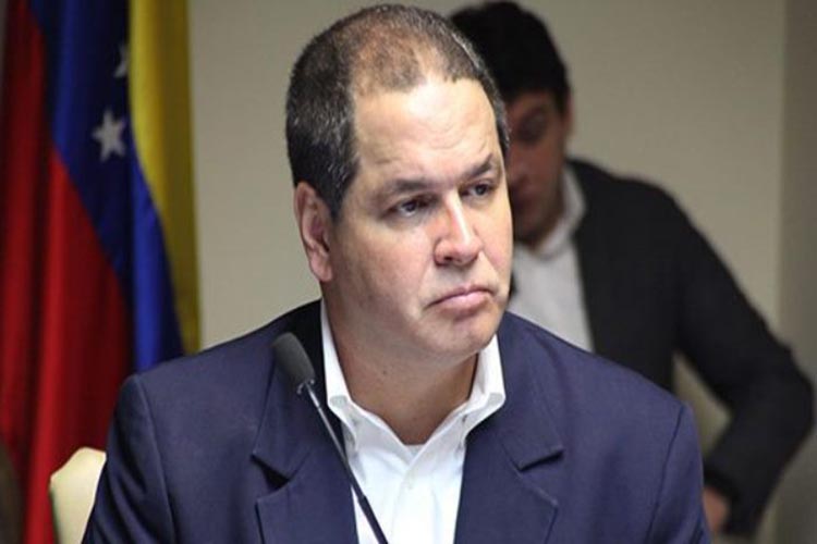 Diputado Florido desde Colombia: Maduro es «una fiera que se desangra»