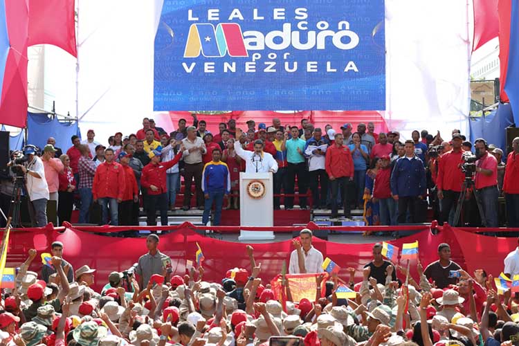 Maduro propone adelantar elecciones de la Asamblea Nacional