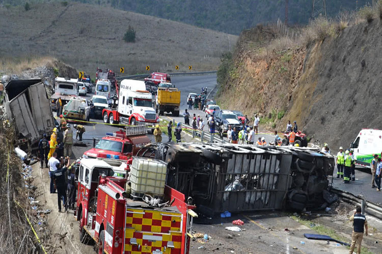 Fatal accidente en autopista de México deja 21 muertos (+video)