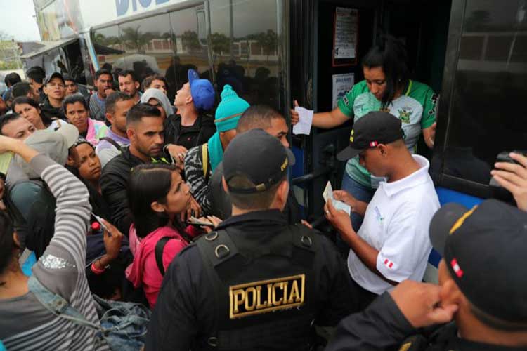 Perú expulsa a otros 40 inmigrantes venezolanos con antecedentes penales