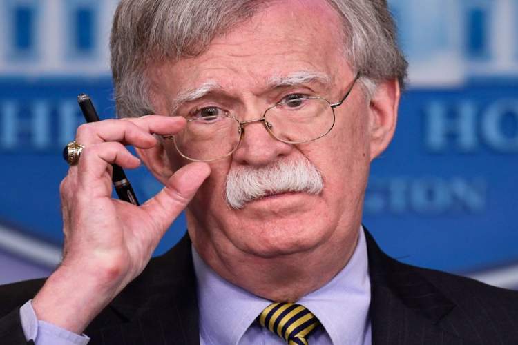 Bolton: Maduro continúa demostrando su temor a la voz democrática de la AN