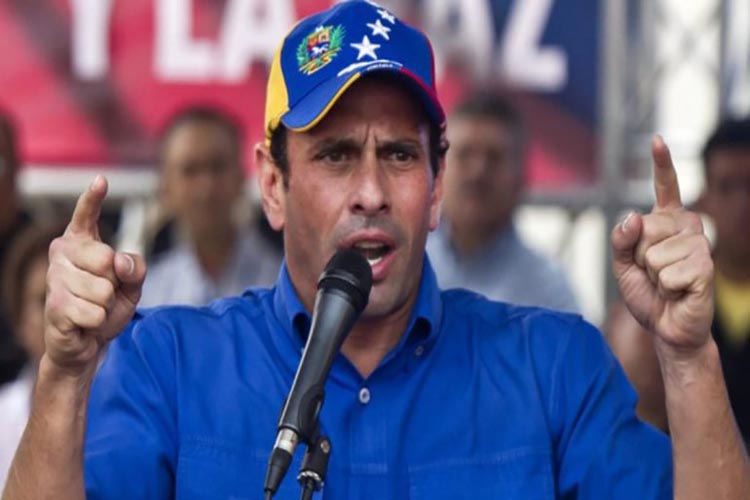 Capriles pide a Bachelet no dejarse «seducir» por Maduro