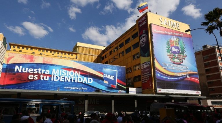 Venezolanos residentes en Colombia solo podrán retirar pasaportes en oficina SAIME de Caracas