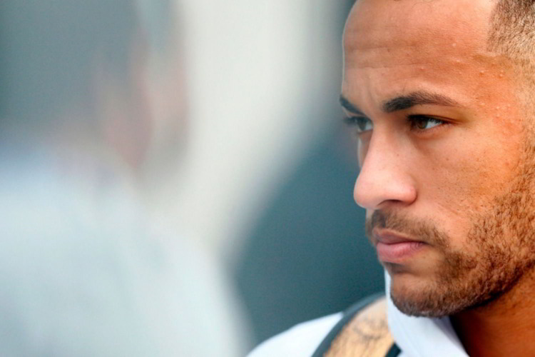 Neymar se defiende de acusación de violación en París