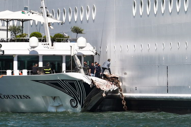 Venecia: un crucero embistió contra un buque e hirió a cuatro turistas (+Vídeo)