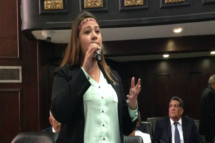Diputada Elimar Díaz abandona UNT para sumarse a PJ