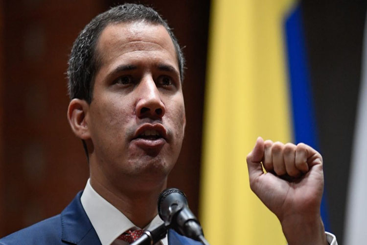 Guaidó a la Fanb: “¿Será por las buenas o por las malas?”