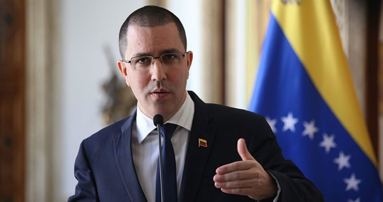 Arreaza: Estamos comprometido con el diálogo, a pesar del plan golpista