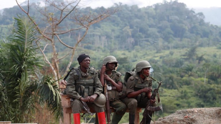 Mueren 40 personas en un ataque de hombres armados en el noreste de RD Congo
