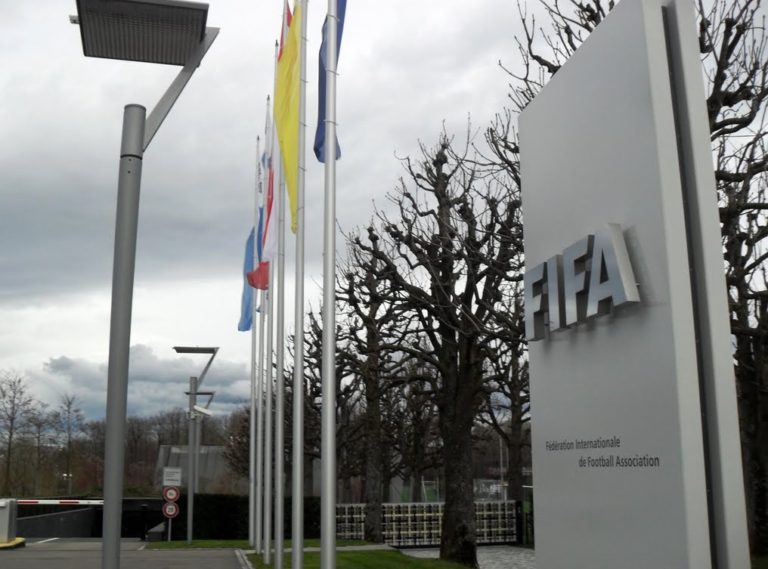 La FIFA asumirá desde agosto el control de la Confederación Africana