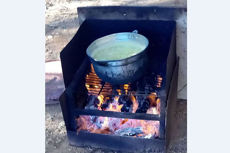 Como el refrán: “Burro amarrado leña segura”, así se las ingenian los paraguaneros por la falta de gas