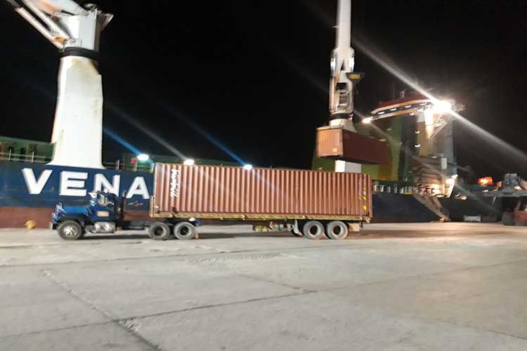 Arriban al Puerto de Maracaibo unas 3 mil toneladas de alimentos para los CLAP