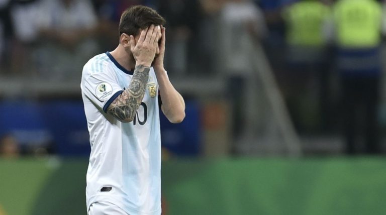 El mal estado del césped en la Copa América tiene molestos a los jugadores