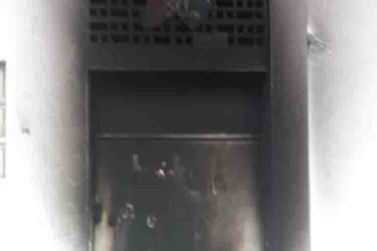 Incendian instalaciones de Escuela de Estudios Políticos de la UCV (+Fotos)
