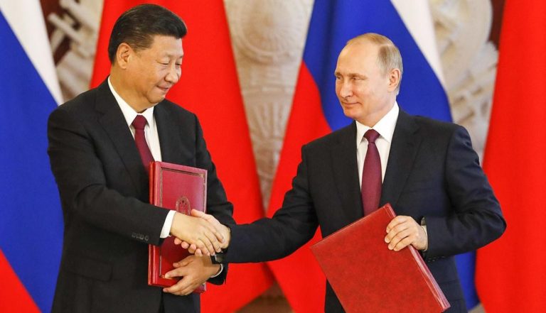 Putin y Xi deciden contrarrestar restricciones a exportación de altas tecnologías