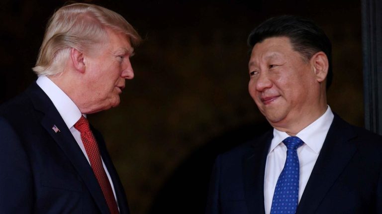 Trump amenaza con imponer más aranceles a China si no alcanzan un acuerdo