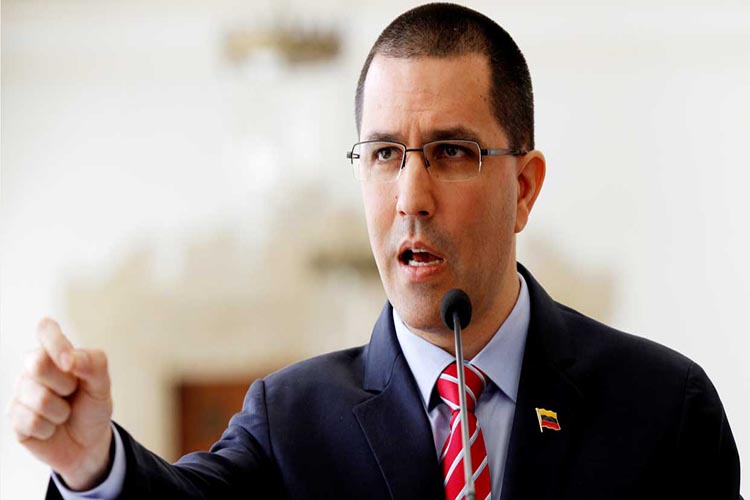 Arreaza acusa a Acnur de mentir sobre migración venezolana