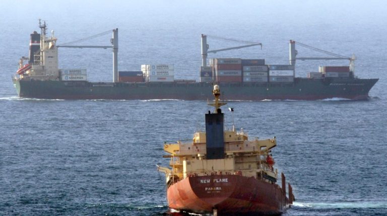 El ataque a dos buques cisterna dispara la tensión en el Golfo Pérsico
