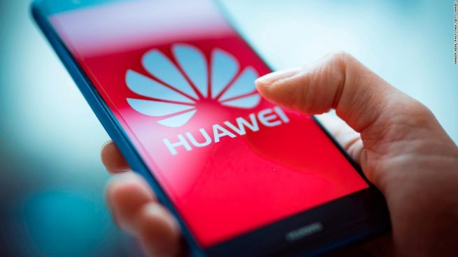 Trump prorroga 90 días plazo a Huawei para hacer negocios en EEUU